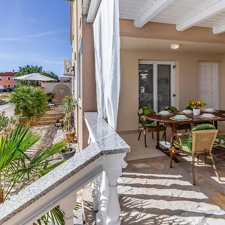Stunning In Betiga With Kitchen Casa vacanze