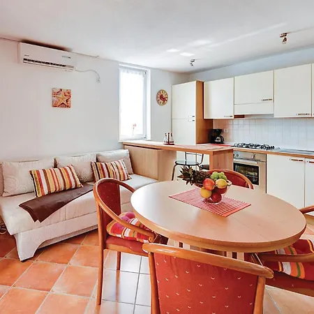 Casa vacanze Stunning In Betiga With Kitchen Barbariga