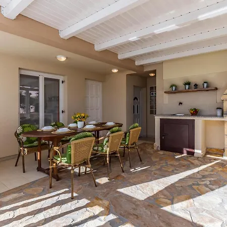 Stunning In Betiga With Kitchen Casa vacanze