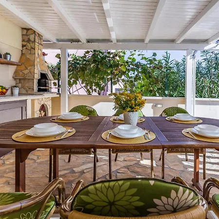 Casa vacanze Stunning In Betiga With Kitchen Barbariga