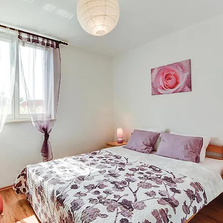 Stunning In Betiga With Kitchen * Barbariga